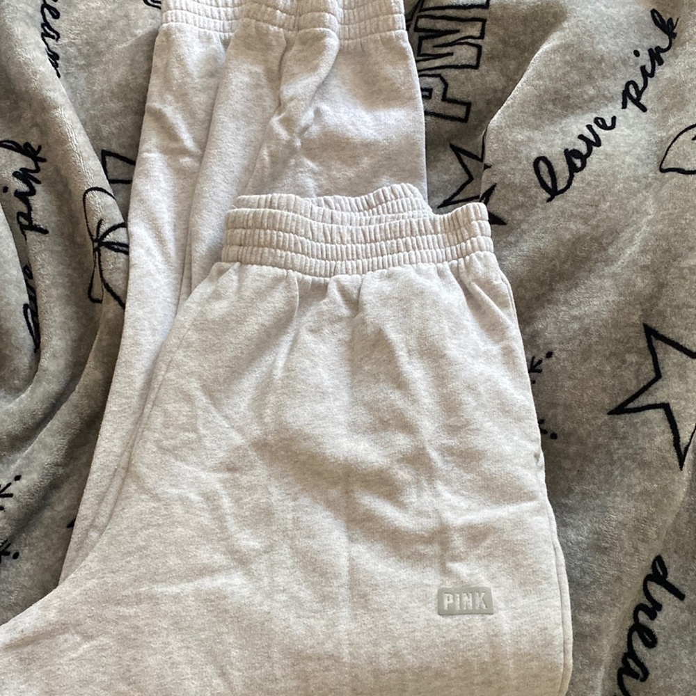 grey sweat pants